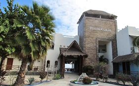 Porto Coral Hotel & Suites